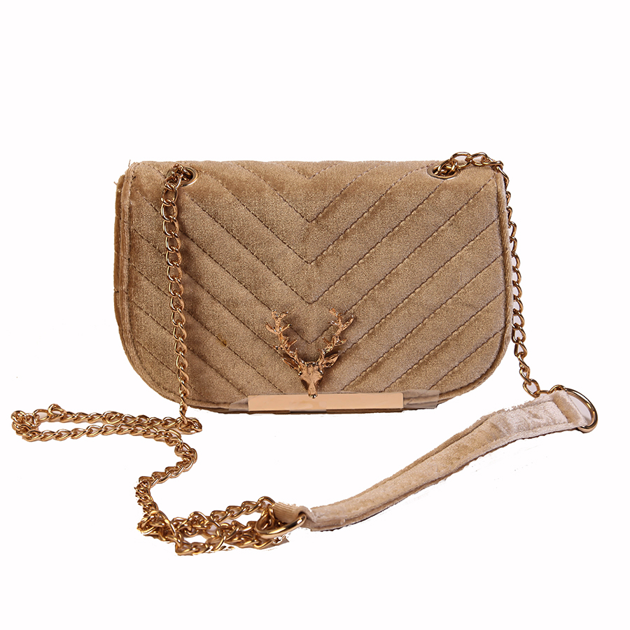 CIERVO.-Bolso-de-terciopelo-beige-con-aplicación-de-ciervo-dorada